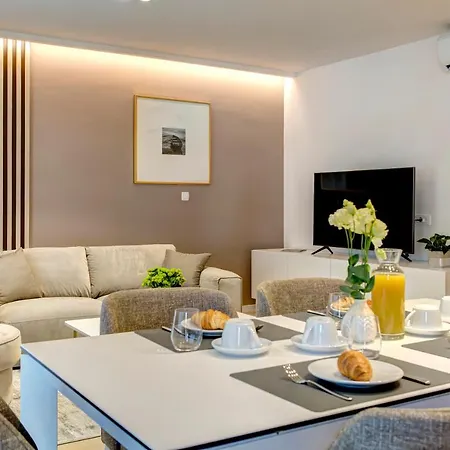 Four Blue Seasons - Luxury Apartamento *